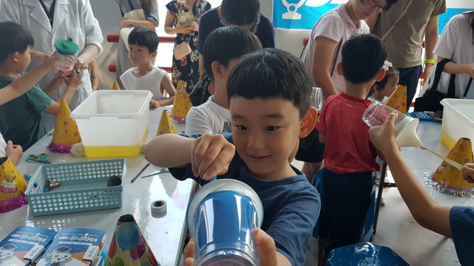 [대전마케팅공사] 볼 수도 만질 수도 없는 '공기 놀이' 08월 12일 활동사진 썸네일 이미지