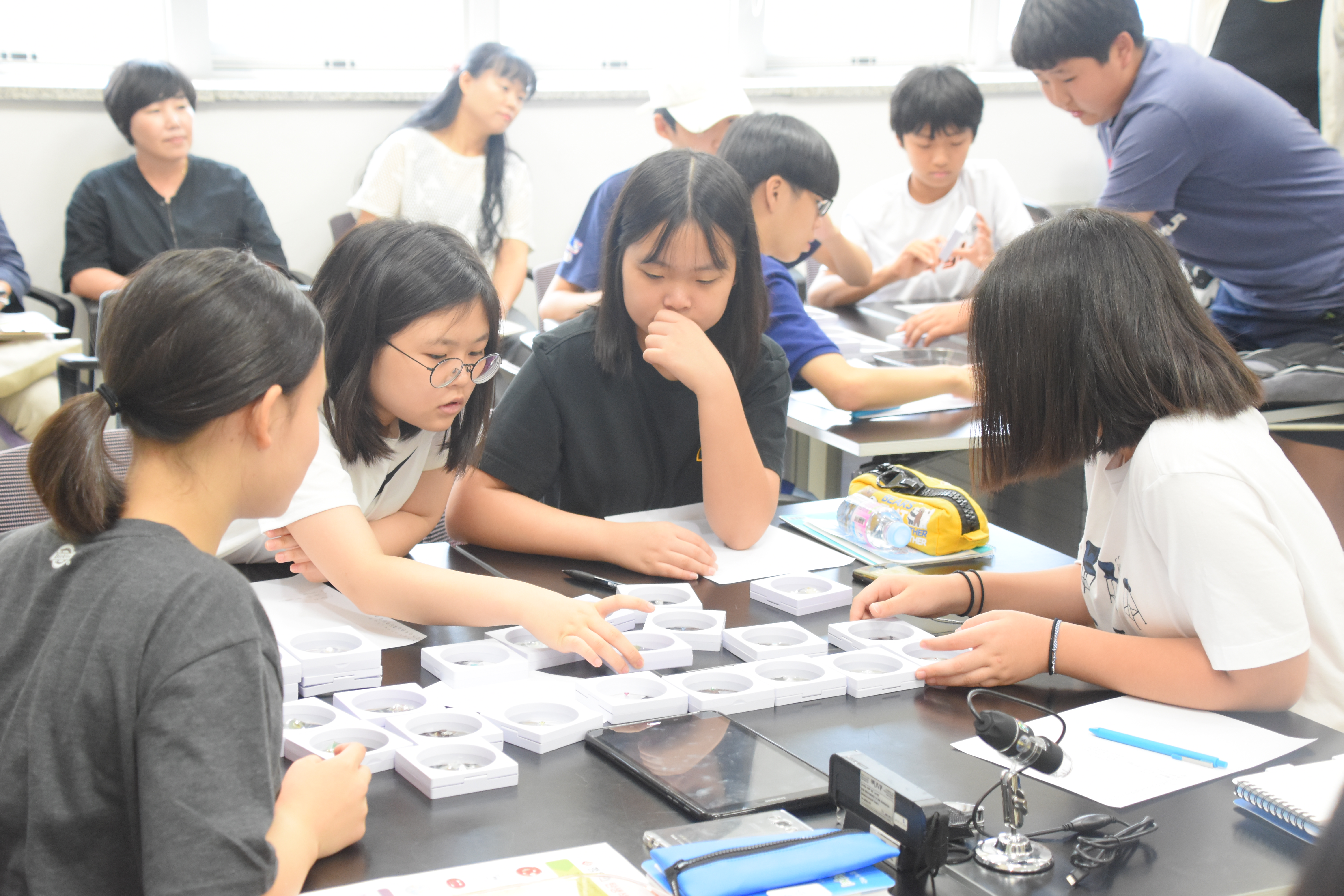 [한국지질자원연구원] 탄생석을 찾아라 08월 07일 활동사진 썸네일 이미지